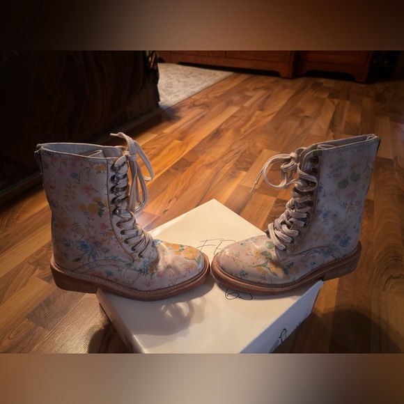 Free People Santa Fe Floral 🌸Lace Up Boots(size 37) - Picture 6 of 15